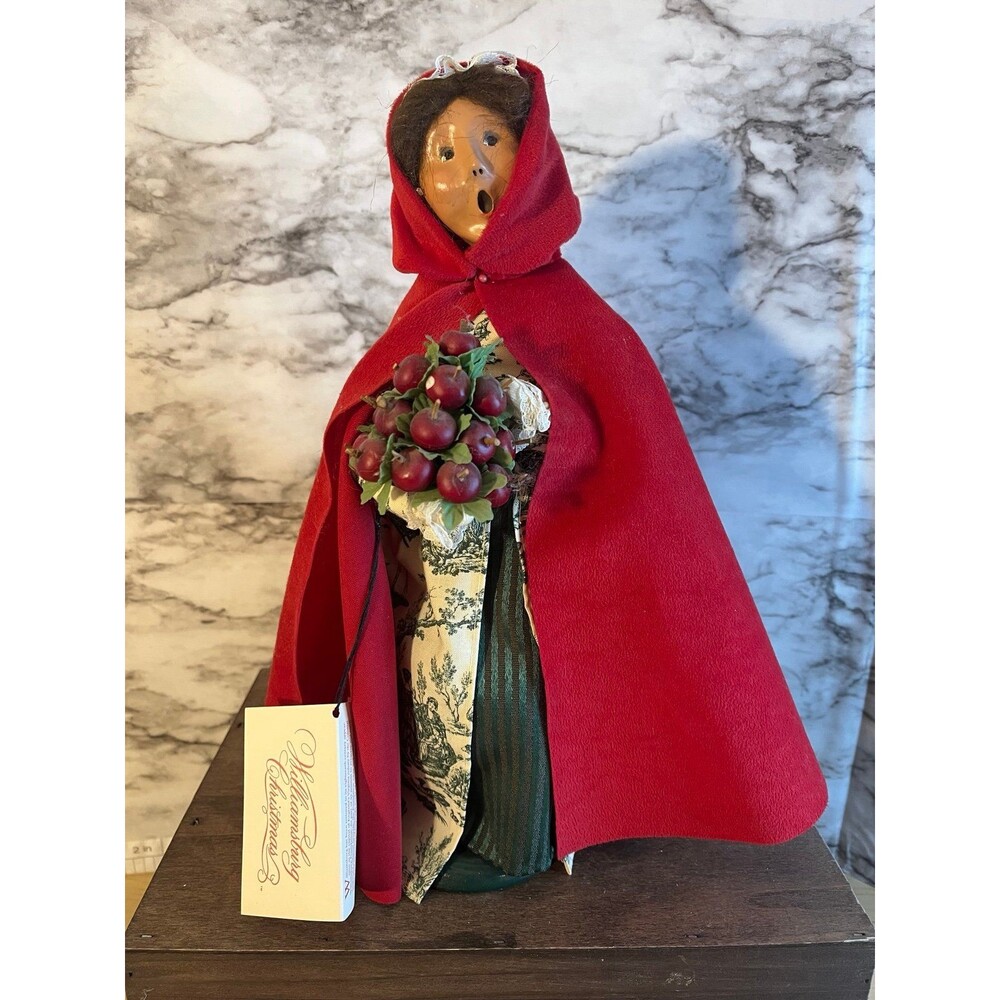 Byers Choice Caroler Colonial Williamsburg Christmas Woman w/ Apple Cone Tree